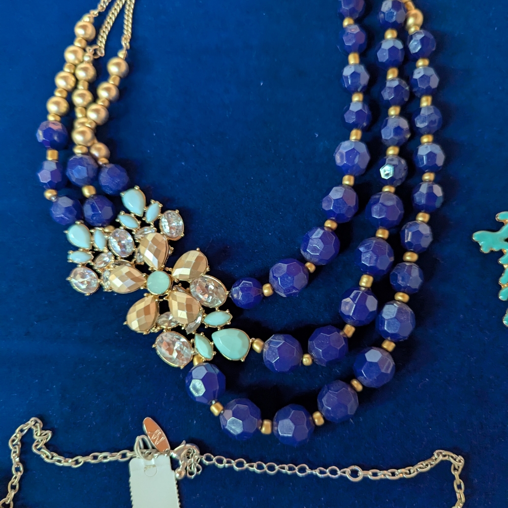Elegant Lot Of Estate Costume Jewelry, Total Of 16 Necklaces - Picture 9 of 10